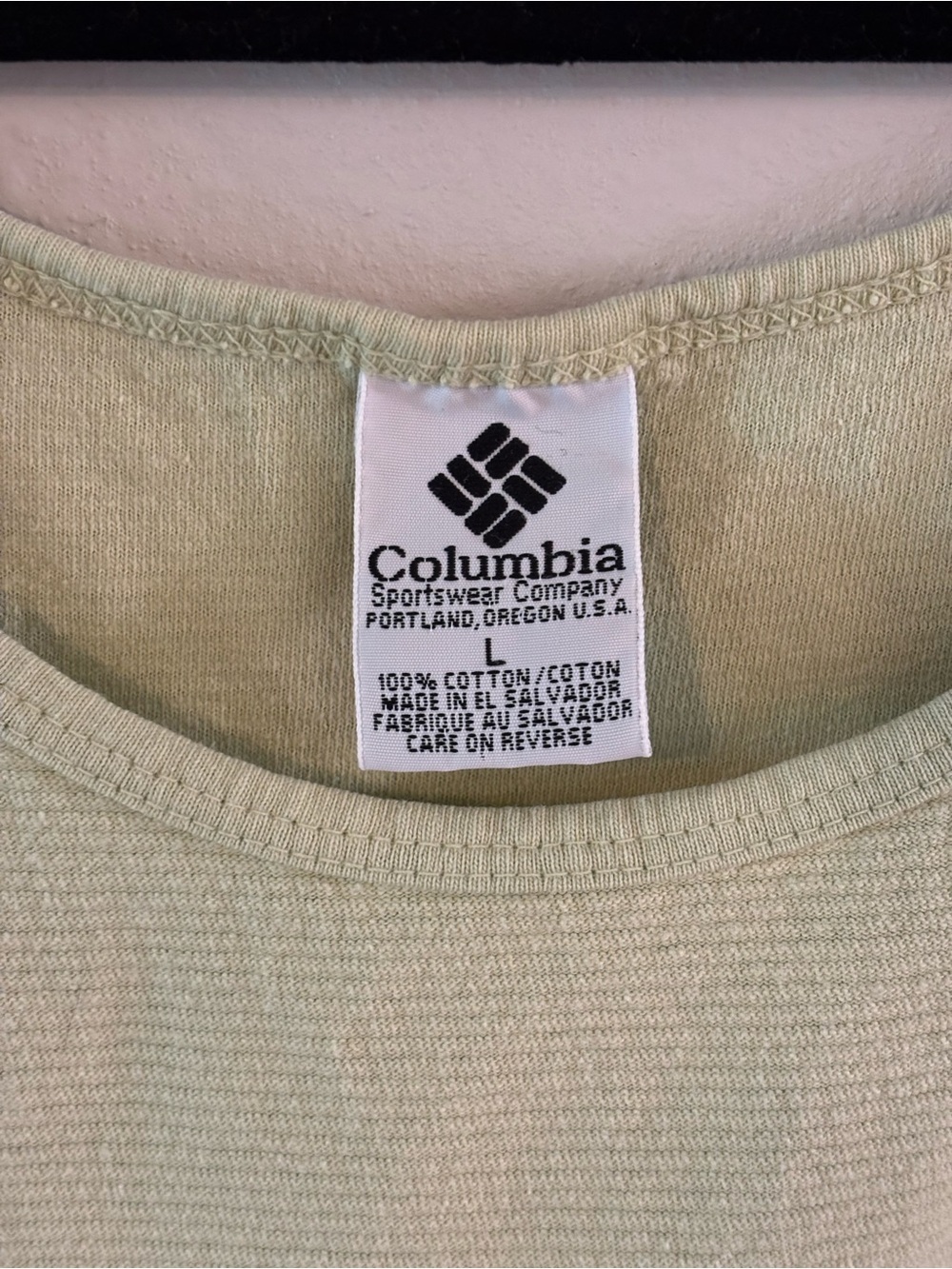 Vintage Columbia Women’s Light Green Sleeveless Tank Top - Picture 2 of 4